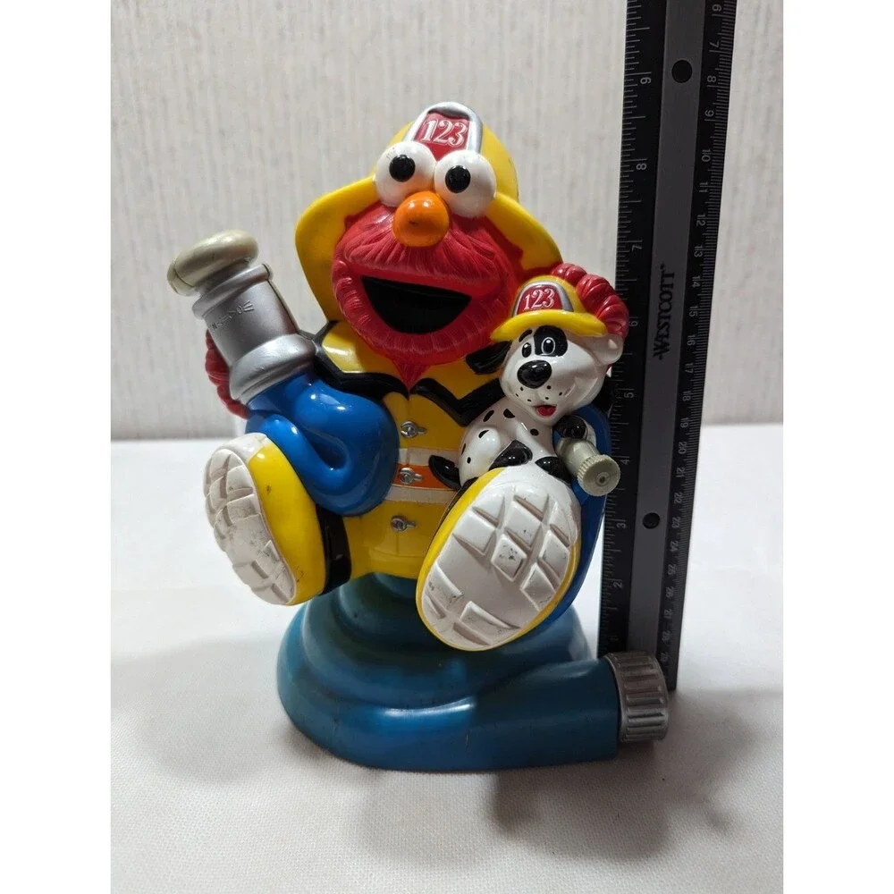 2001 Mattel Sesame Street Elmo Lawn Water Sprinkler Splash Fireman Dog Spinning